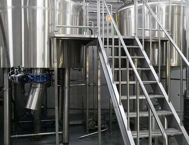 Пивоваренный завод объемом 6000 литров в Южной Америке.